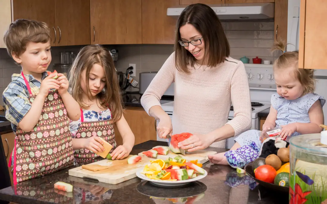 Cuisiner avec les enfants: encore plus bénéfique qu’on le croit